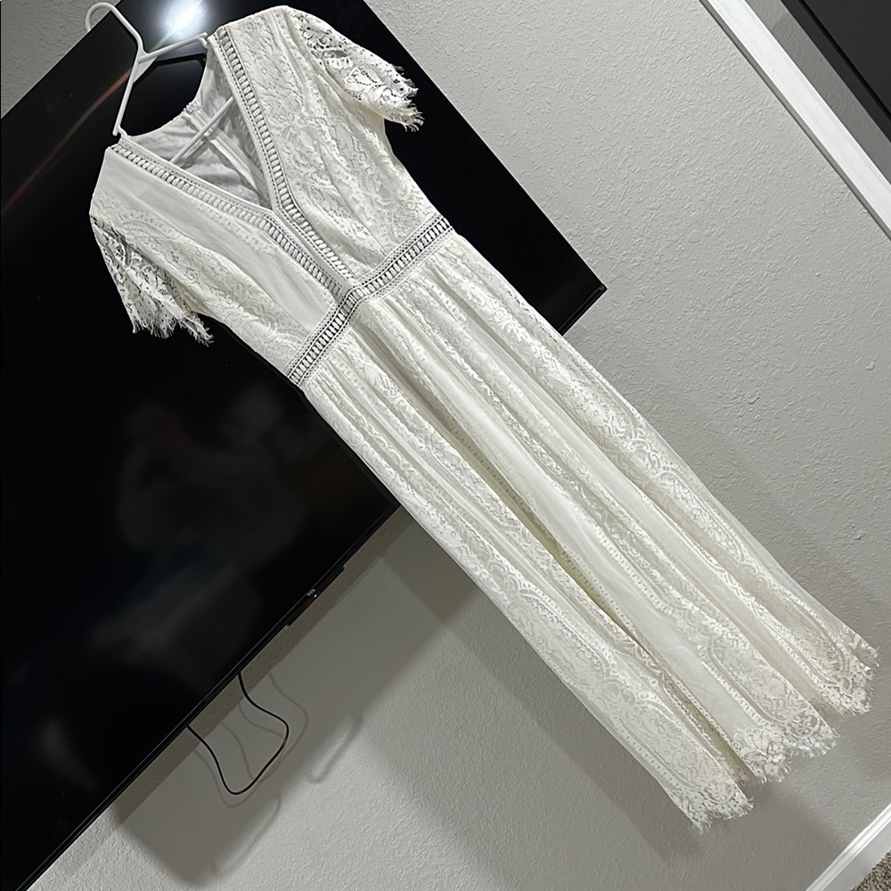 Elegant White Lace Maxi Dress